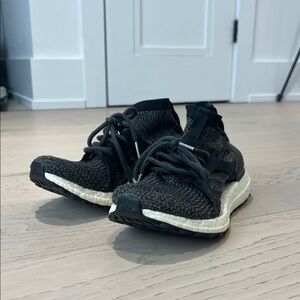 WOMEN Black Knit Athletic Sneakers with White Boost Sole